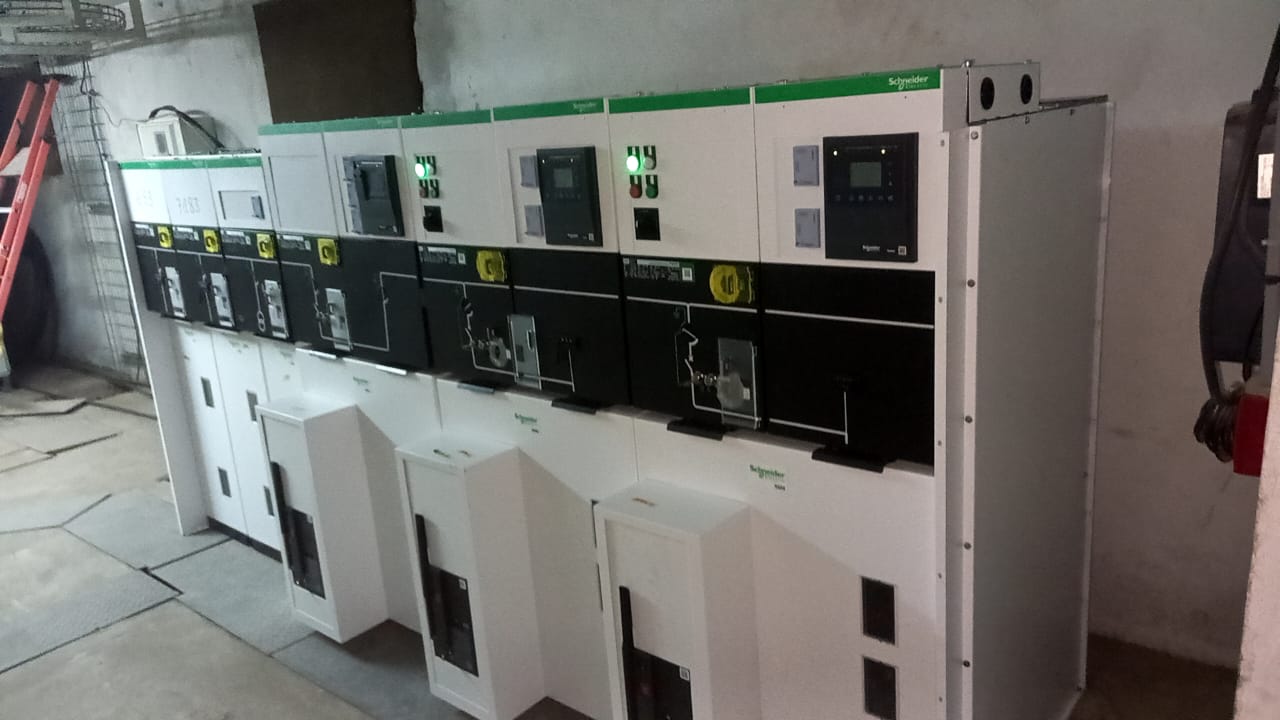 REMPLACEMENT ET MISE EN SERVICE DES CELLULES SM6/24KV DU TABLEAU HTA AU POSTE ORANGE-KM4